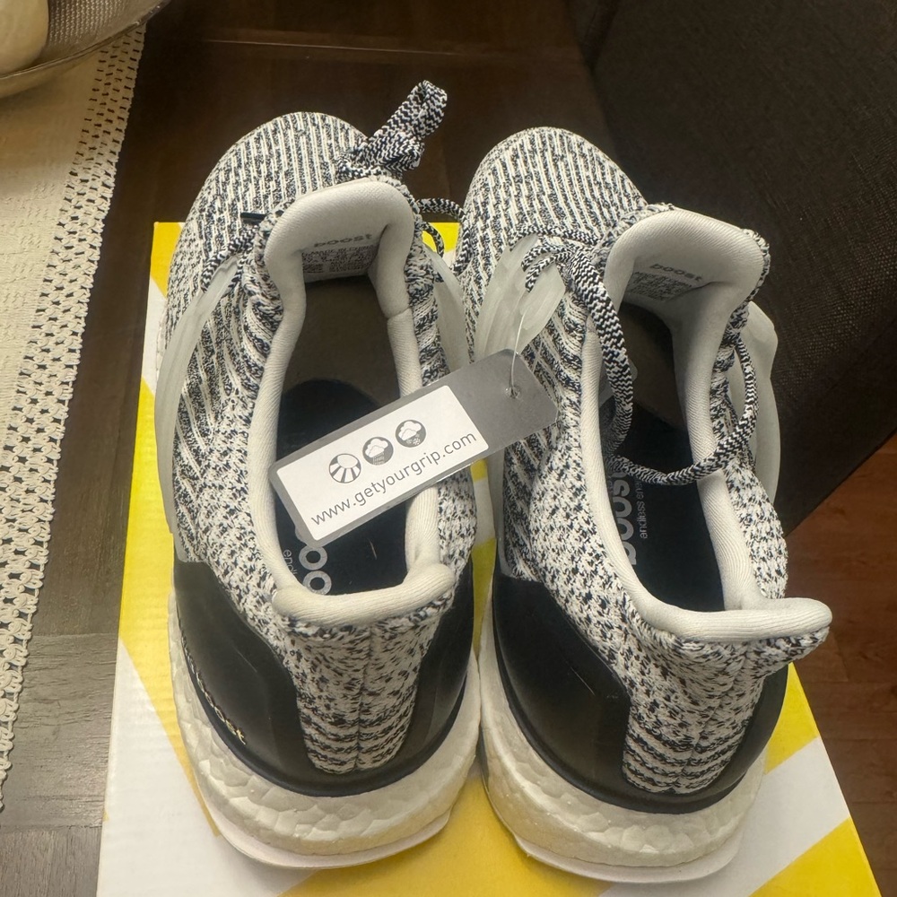 ADIDAS ULTRABOOST - Picture 3 of 3
